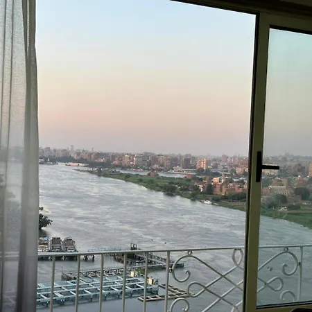 شقه فندقيه بأفضل فيو علي النيل مباشرة Caïro Buitenkant foto