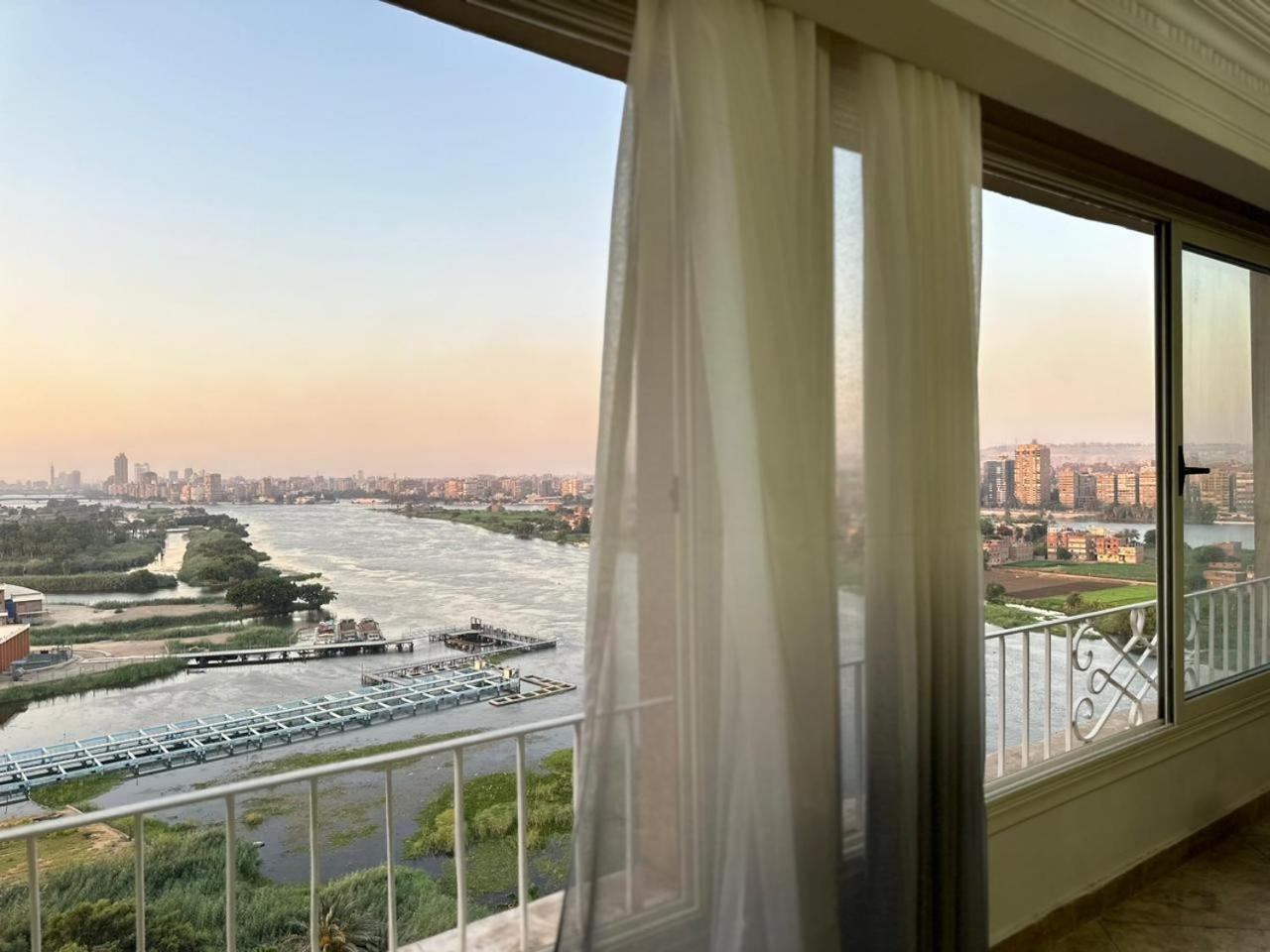 شقه فندقيه بأفضل فيو علي النيل مباشرة Apartment