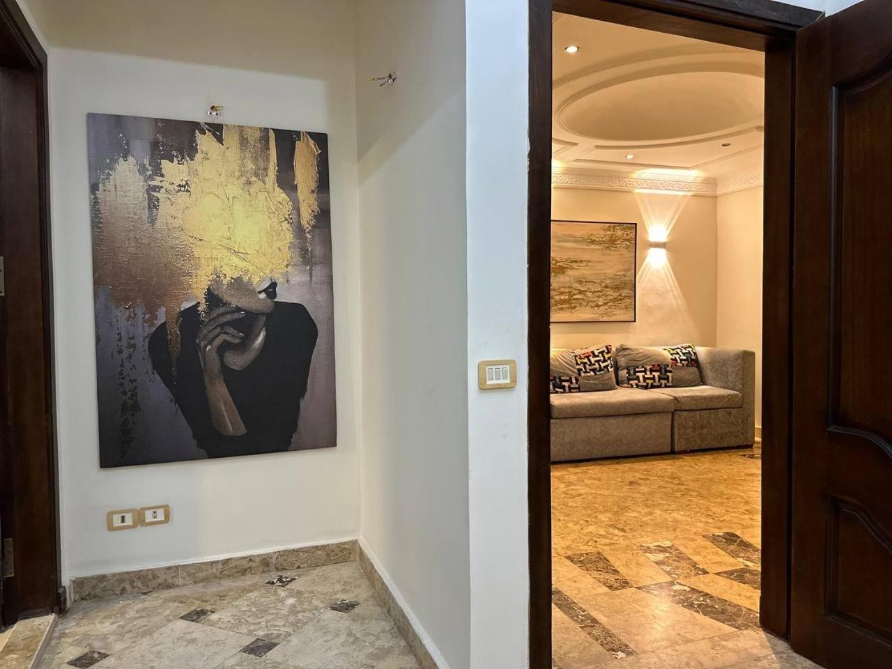 شقه فندقيه بأفضل فيو علي النيل مباشرة Appartement